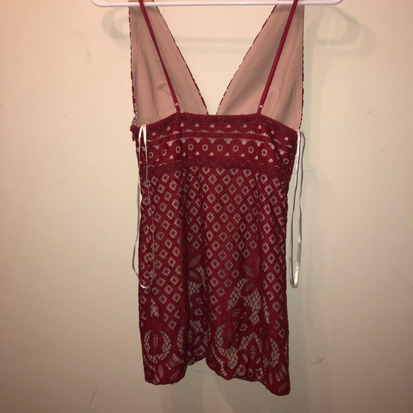 Red lace embroidered dress - Picture 4 of 4